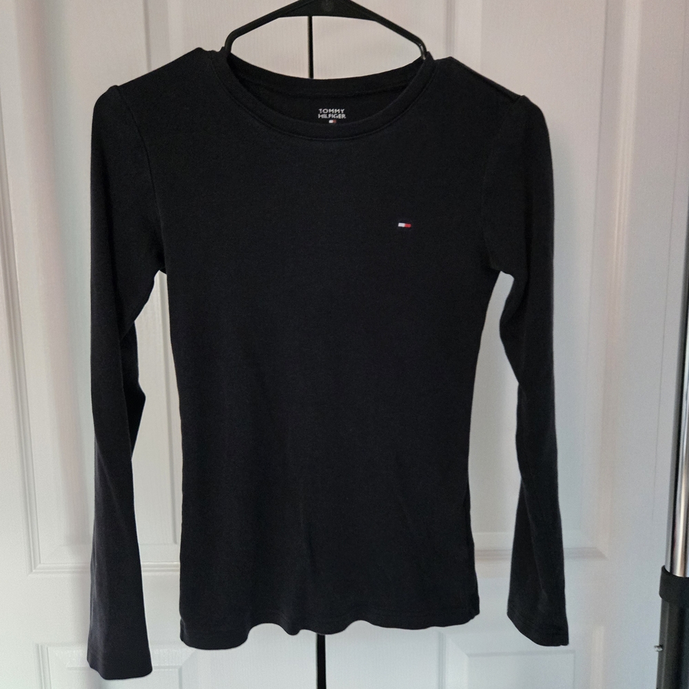 Tommy Hilfiger Black Long Sleeve Tee – XS, Classic Logo Style